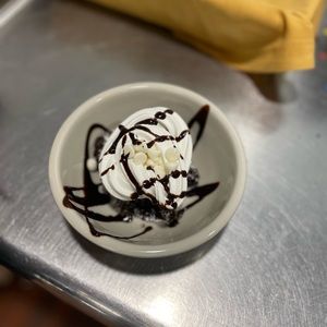 Meet your Posher, Oyin